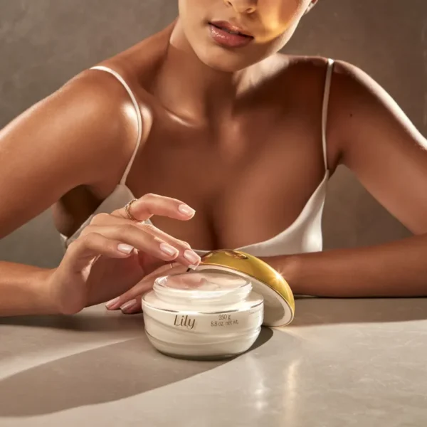 O Boticario Lily Creme Acetinado Hidratante Corporal 250g - Imagem 2