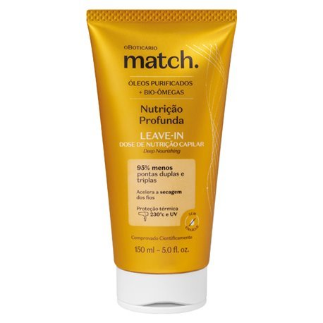 Bisnaga de 150ml do Leave-in Match Nutrição Profunda de O Boticário em tons de marrom e dourado, ao lado de um item de brinde, com foco no design sofisticado e profissional da linha sobre fundo branco.