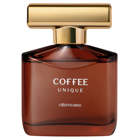 Frasco de vidro robusto com linhas retas e design texturizado em degradê marrom com tampa metálica dourada do perfume Coffee Man Unique de 100ml.