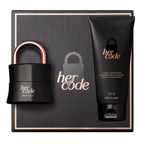 Estojo Her Code de O Boticário. O kit contém um perfume em formato de cadeado preto e cobre e uma loção hidratante corporal de 200ml em bisnaga preta, apresentados em uma caixa preta elegante.