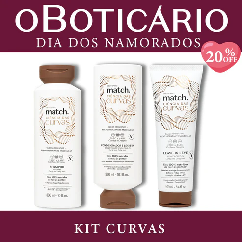 Kit Curvas Match Ciência das Curvas de O Boticário contendo Shampoo de 300ml, Condicionador/Leave-in de 300ml e Leave-in Leve de 250ml sobre fundo bordô com selo de 20% OFF.